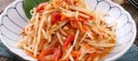 Why a Refreshing Bowl of Thai Som Tam (Raw Papaya Salad) Is So Popular